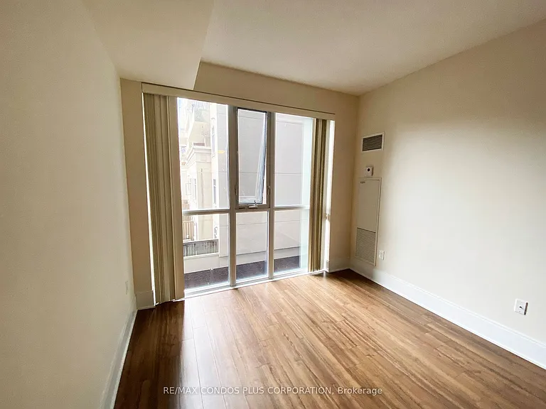 560 Front St W #325 — Photo 9
