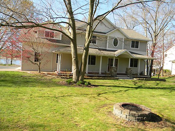 5th image of 1464 N Wooded Lake Dr