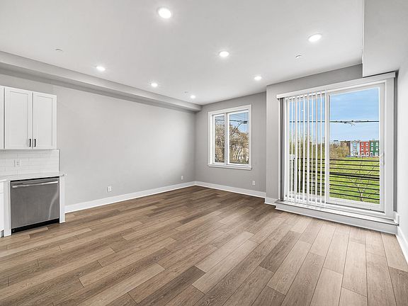 4th image of 1744 N 22nd St #201