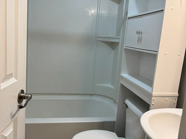 2223 Falls Ave — Photo 4