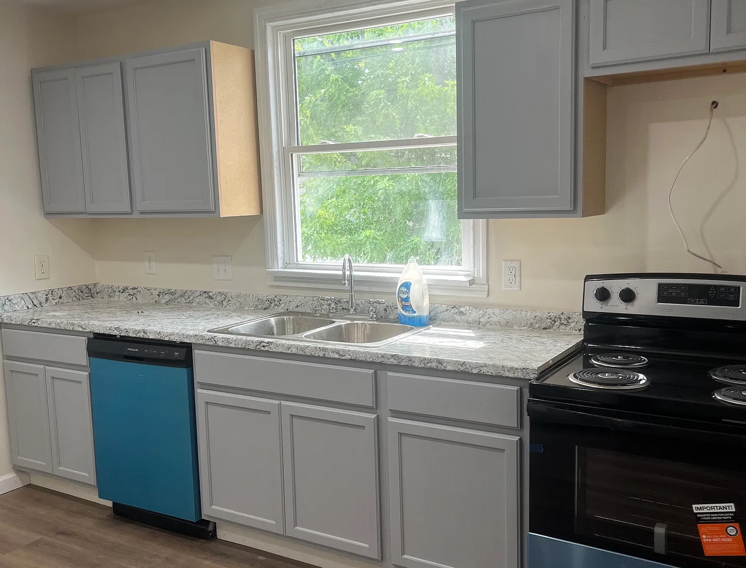 3 bed, 1.5 bath, 1022 sqft, $1,650 — Photo 2