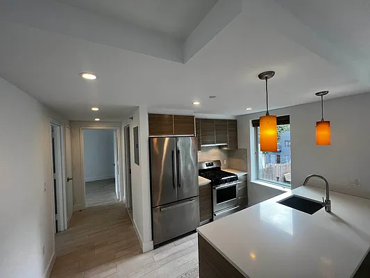 Rented by R New York | media 19