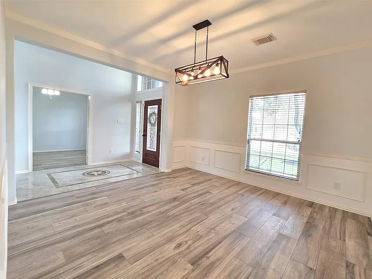 10038 Barr Lake Dr — Photo 7