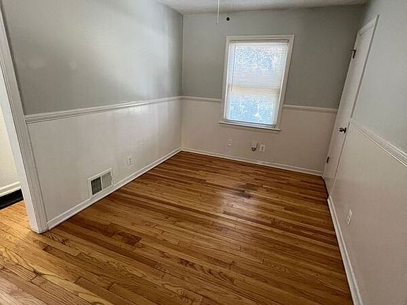 3rd image of 6008 S Benton Ave