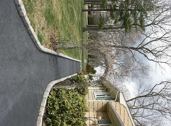 3rd image of 19 Hillside Ave
