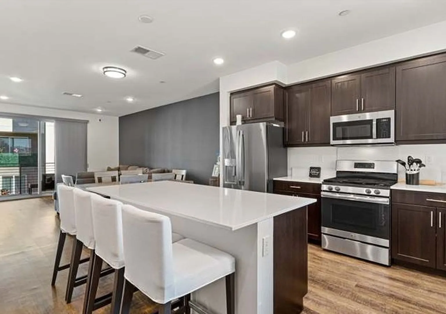 4 Bedroom Condo in the Playa del Sol Community — Photo 4