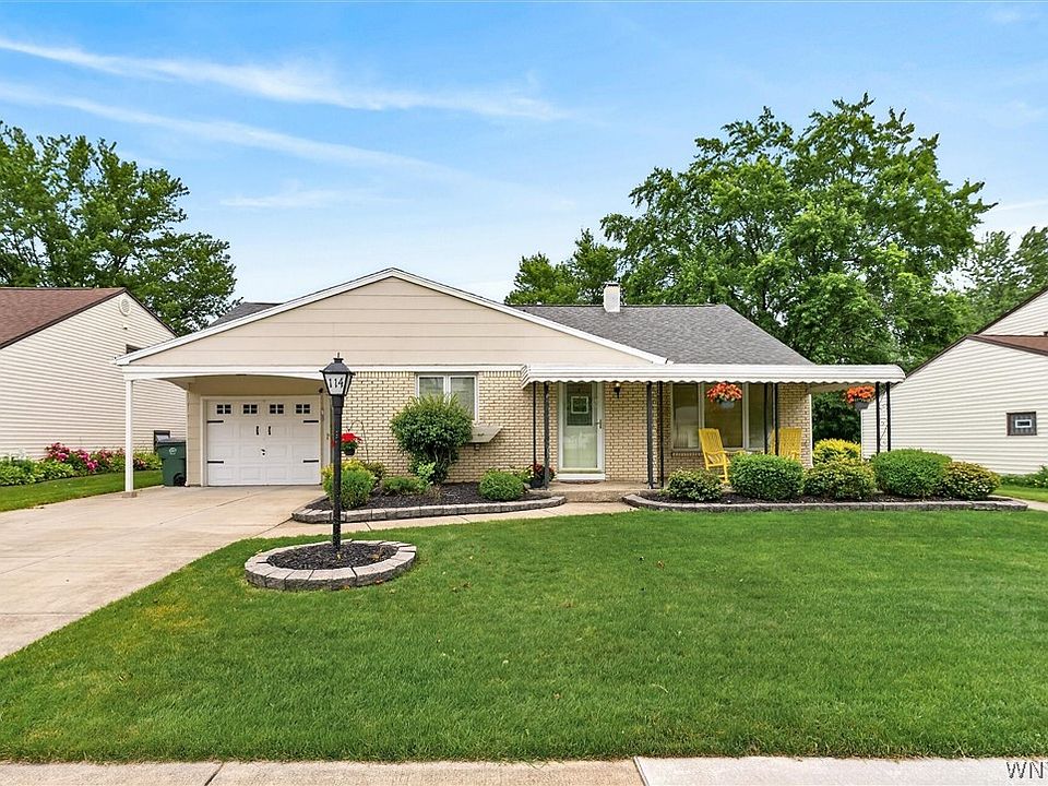 1st image of 114 Chateau Ct