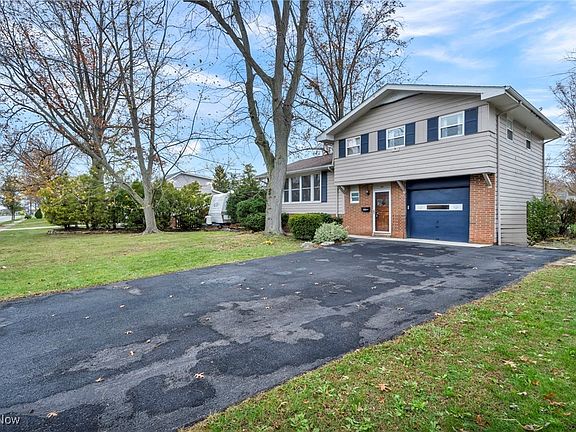 3rd image of 155 Beachwood Ave