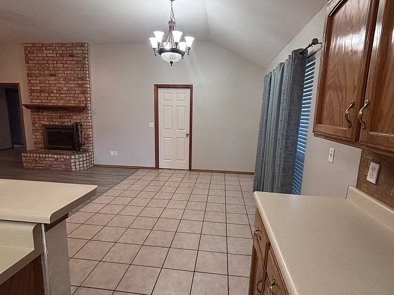 6613 Academy Dr — Photo 4
