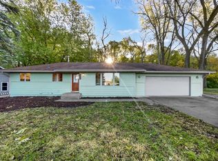 1511 Woodhill Rd, Burnsville, MN 55337