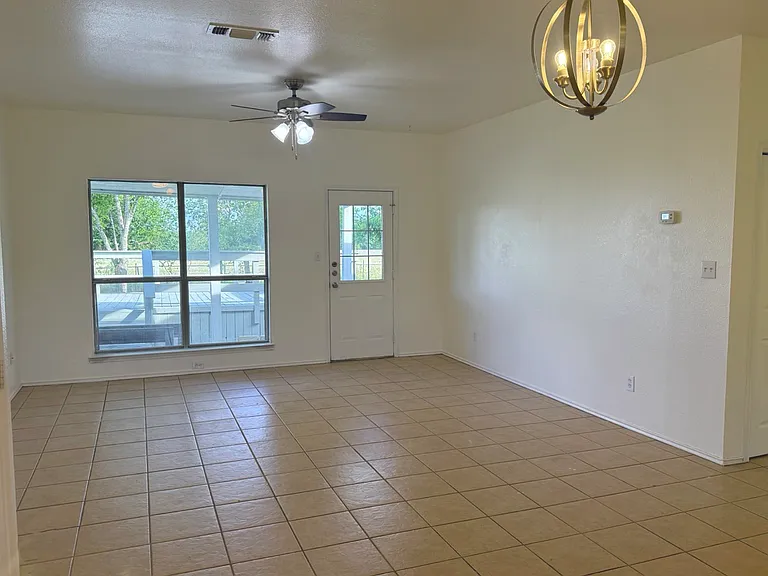703 1/2 Westchester Rd — Photo 21