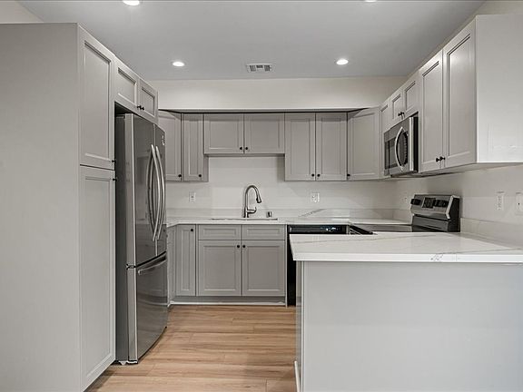3rd image of 17424 Burbank Blvd #205