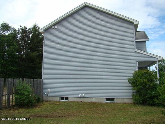 3rd image of 33 Burnt Hills Dr
