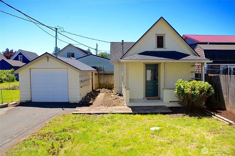 3rd image of 446 Eklund Avenue