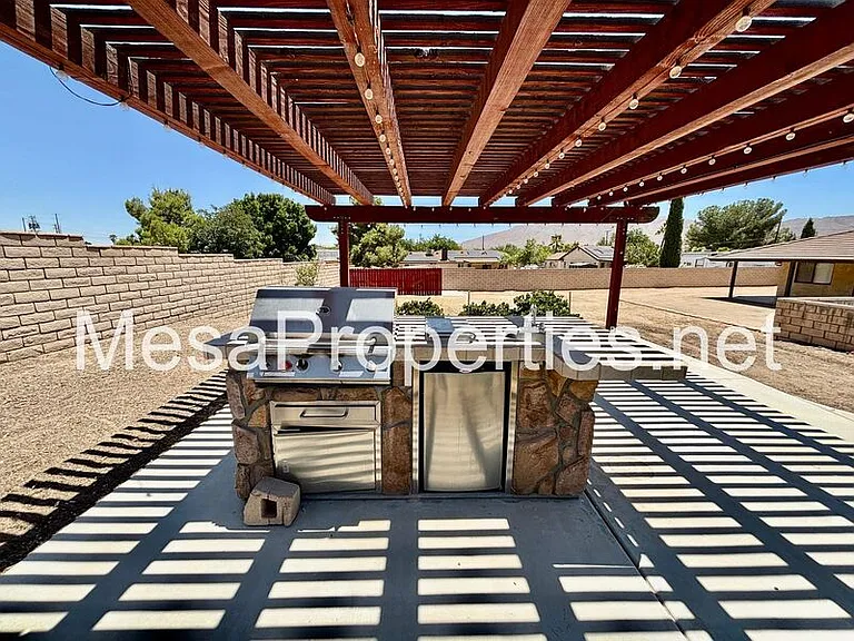 18642 Orange St — Photo 31