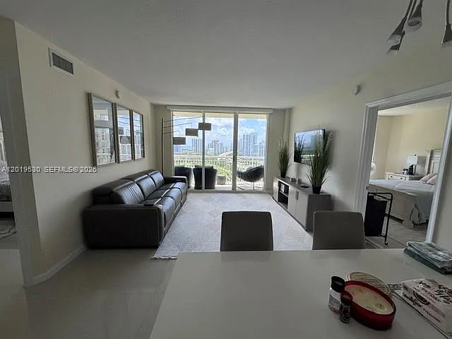 19501 W Country Club Dr #2115 — Photo 7