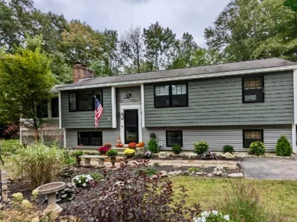 51 Rockwood Terrace, Auburn, NH 03032