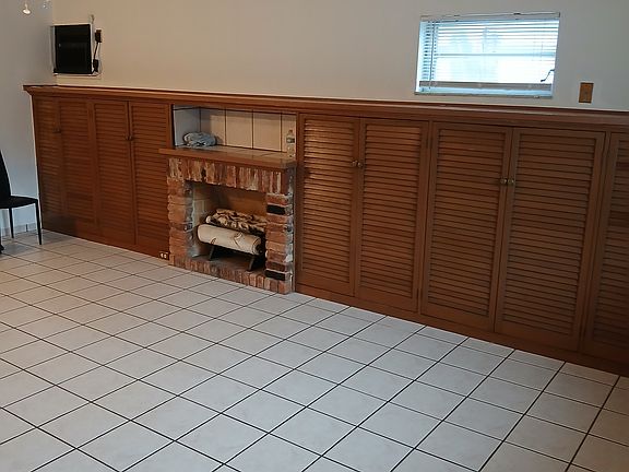 5th image of 820 820ne #23DR