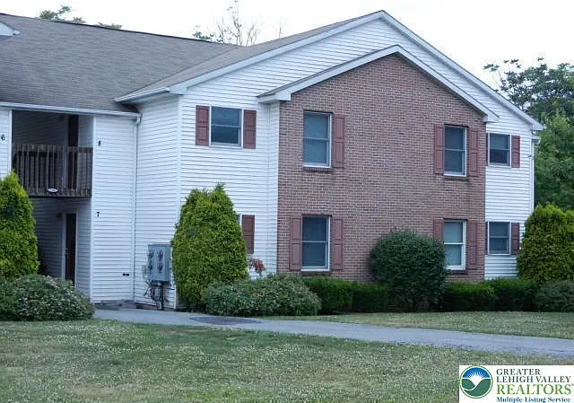 2 bed, 1050 sqft, $1,500 — Photo 1