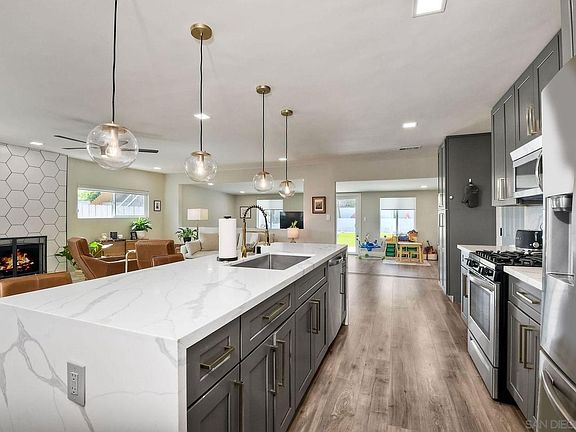 4th image of 2078 Finch Ln