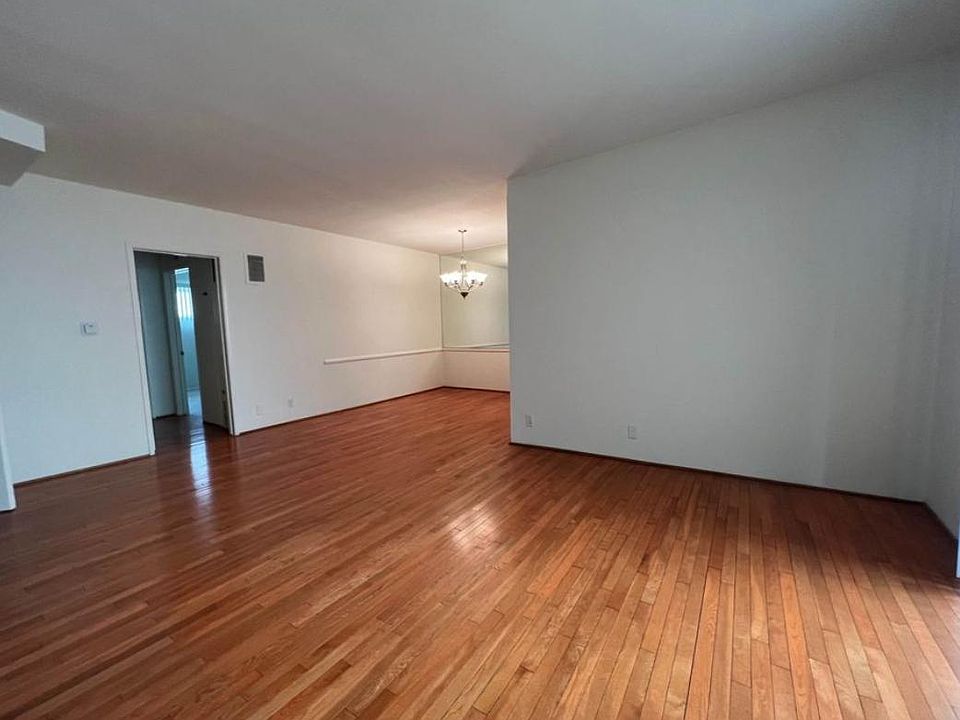 1st image of 1135 Rexford Dr #1