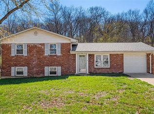 74 May Valley Ln, Fenton, MO