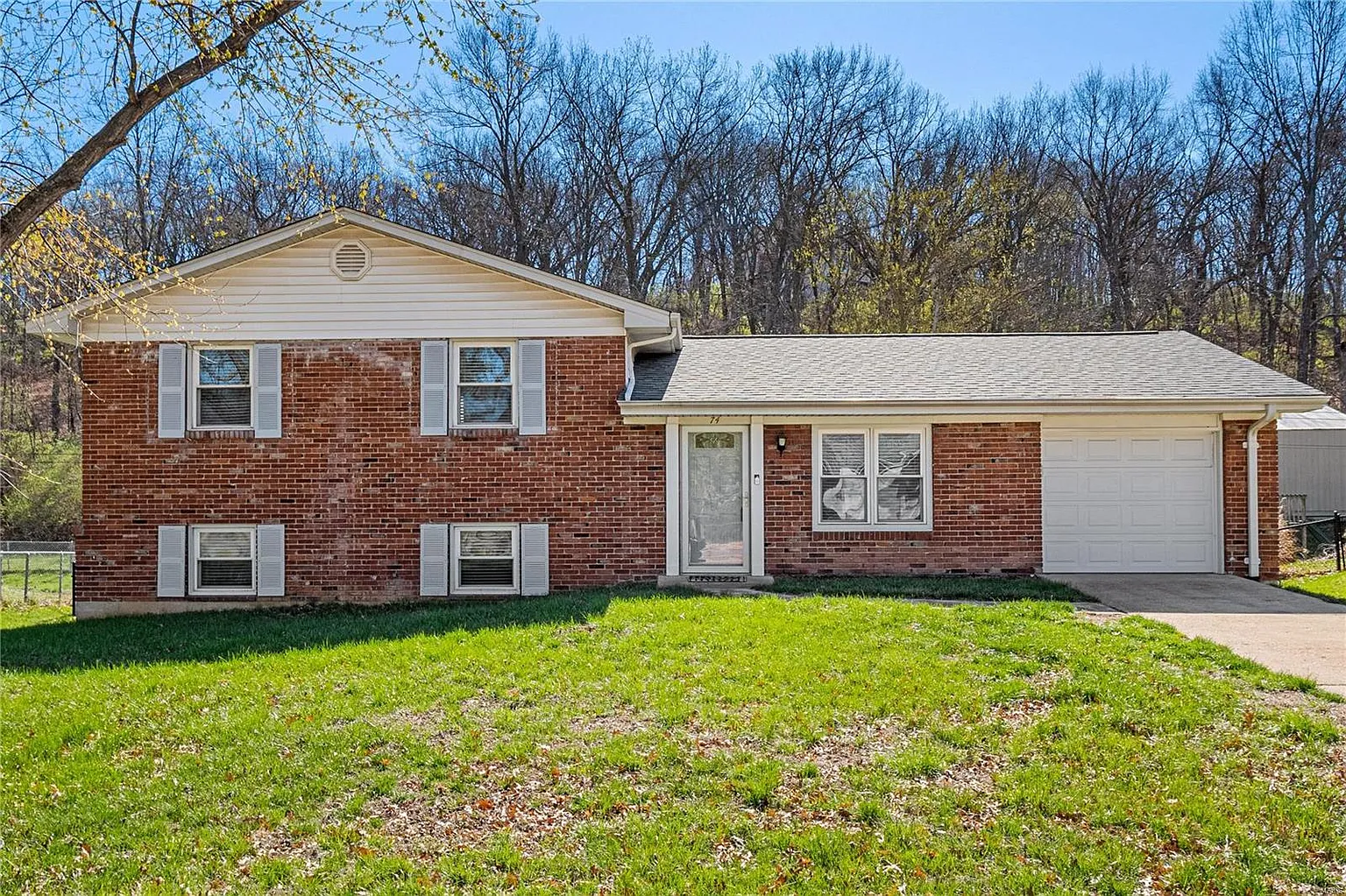 74 May Valley Ln photo 1