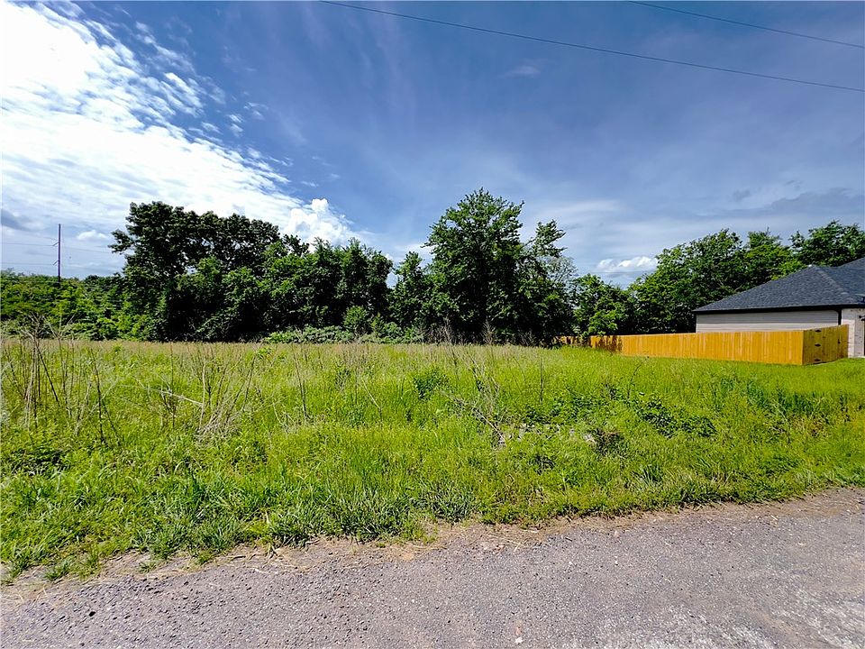 1st image of 9 Briscoe Ln #9