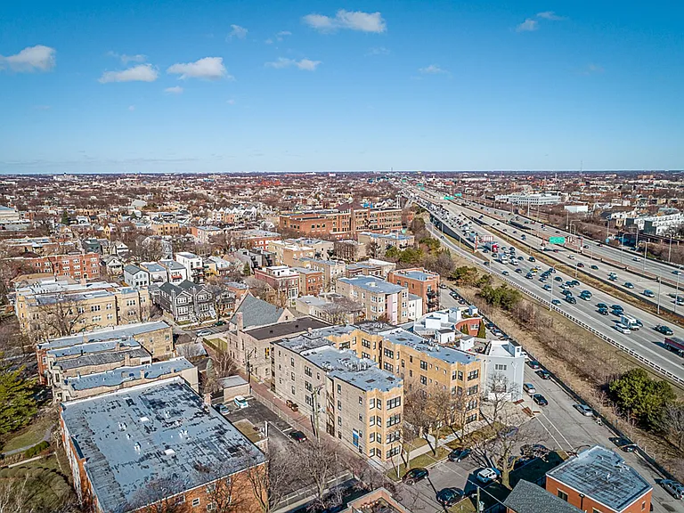 2618-26 N. Rockwell — Photo 3