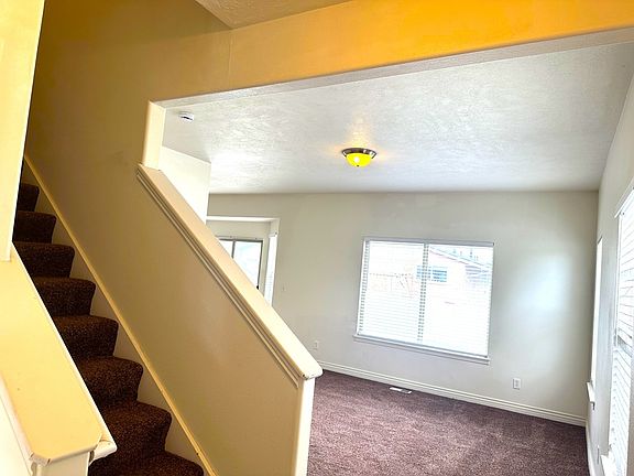3rd image of 196 N 530th St E