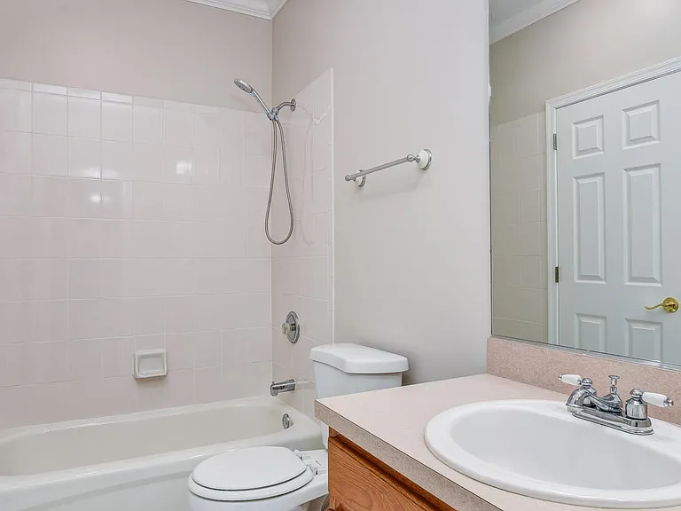 574 Saint Andrews Pl — Photo 22