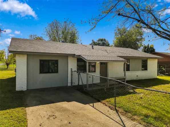 1517 N 7th St, Stilwell, OK 74960