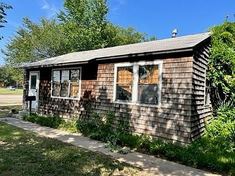 1st image of 601 Villa Dr