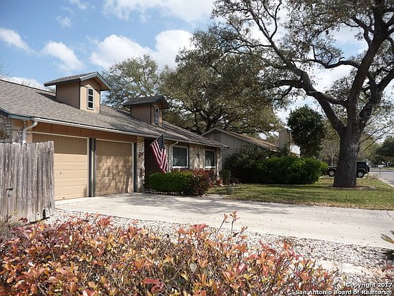 3rd image of 2703 Floral Way Dr