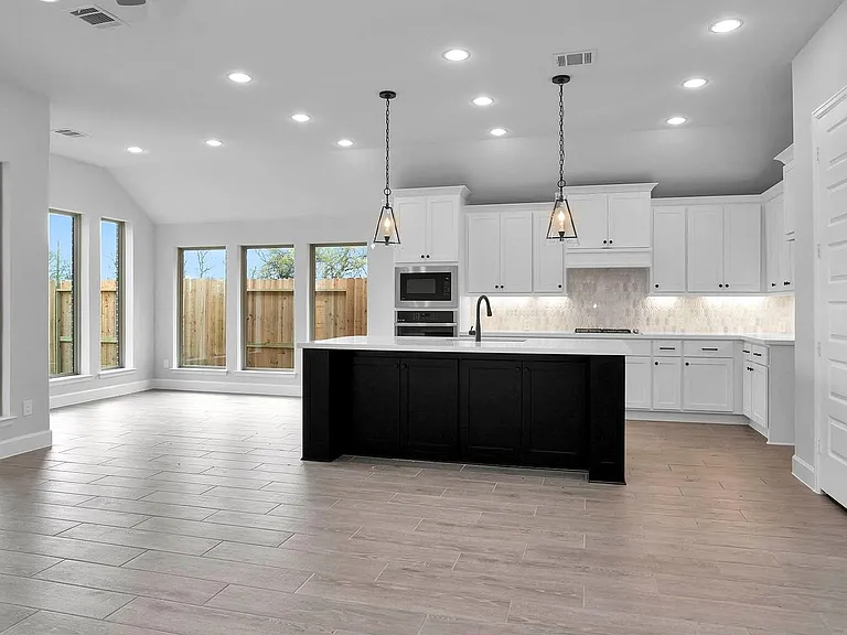 5026 Albany Shores Ln — Photo 4