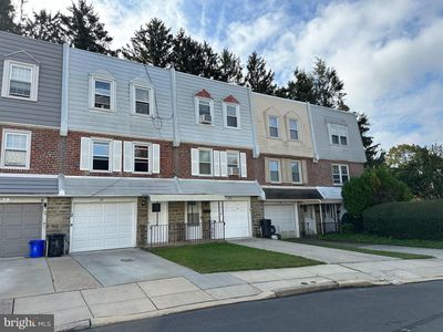 81 Suburban Ln, Upper Darby, PA, 19082