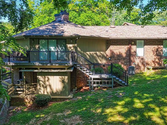 2nd image of 707 W Hills Dr