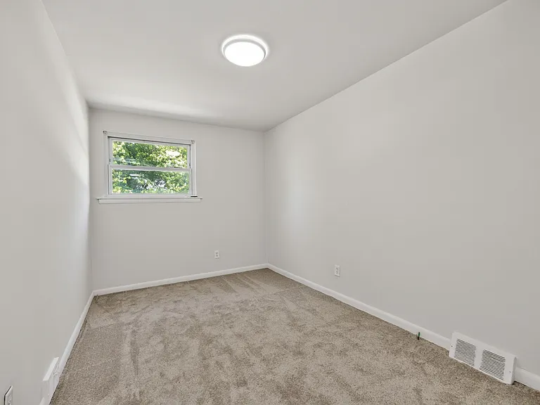 202 Green St #1 — Photo 16