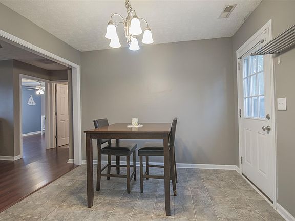 4th image of 2824 Cliffside Dr