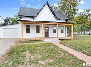 446 N 7th St, Auburn, IL 62615