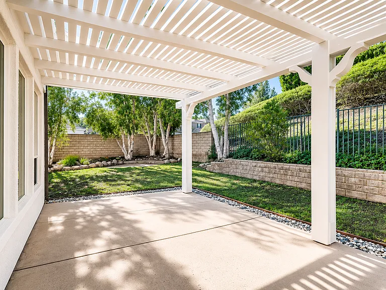 185 Laurel Wood Ct — Photo 16