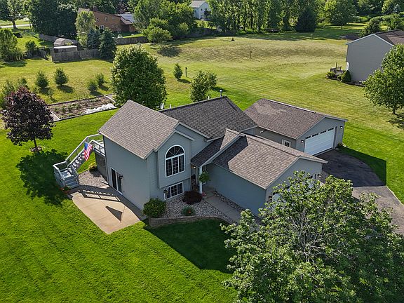 4th image of 12211 Ives Meadow Ln NE