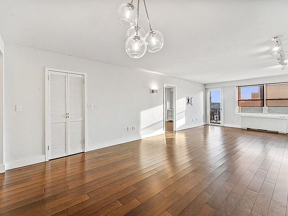 5th image of 70-20 108th St APT 9M