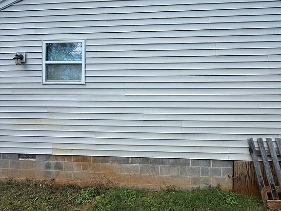 3rd image of 439 Arnold St