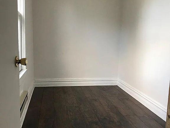 5th image of 636 Charles Ave W #2