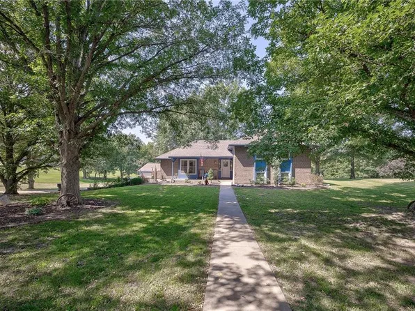 119 Rock Creek Loop, Lansing, KS 66043