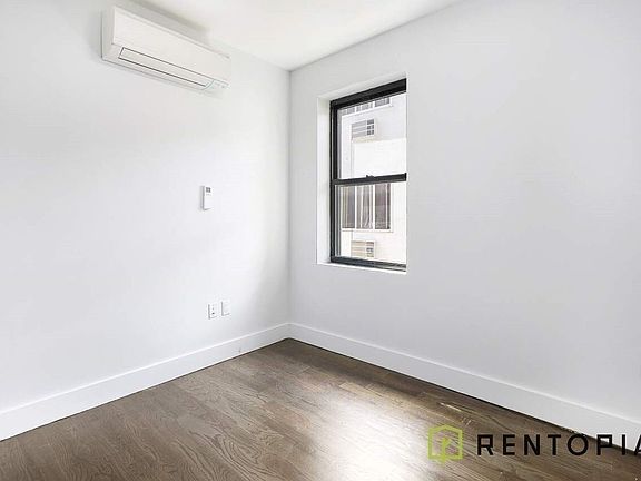 4th image of 771 Lexington Ave #401