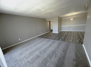 738 Bateswood Dr #180, Houston, TX 77079