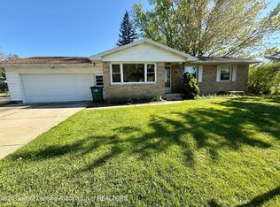 201 W Cavanaugh Rd, Lansing, MI 48910