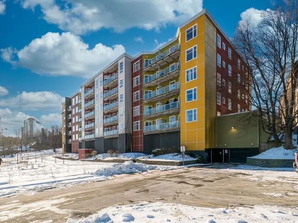 5221 Nora Bernard St #202, Halifax, NS B3K 0B6